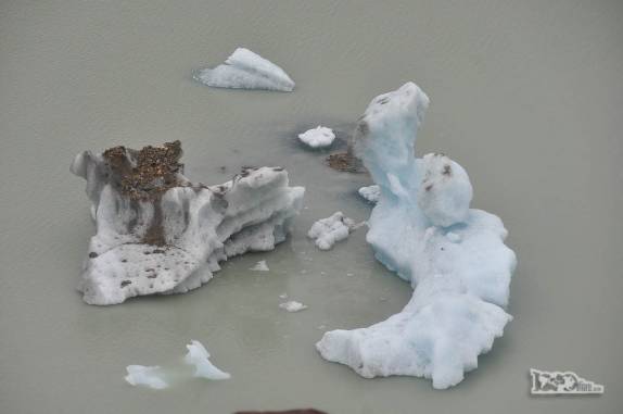 Um bloco de gelo se parte na Laguna Torre, no Parque Nacional Los Glaciares, perto de El Chaltén, na Argentina